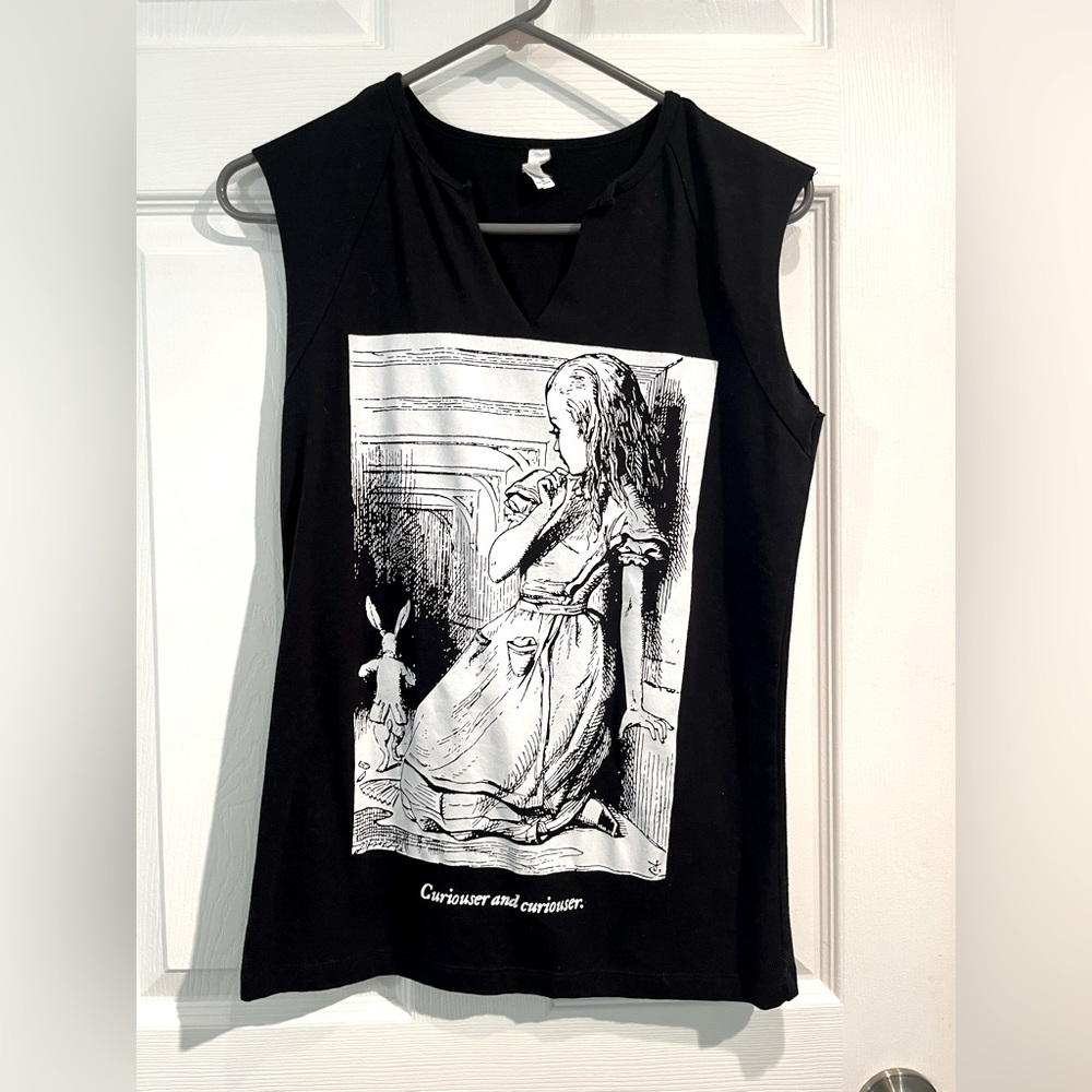 ALICE AND WONDERLAND TOP!